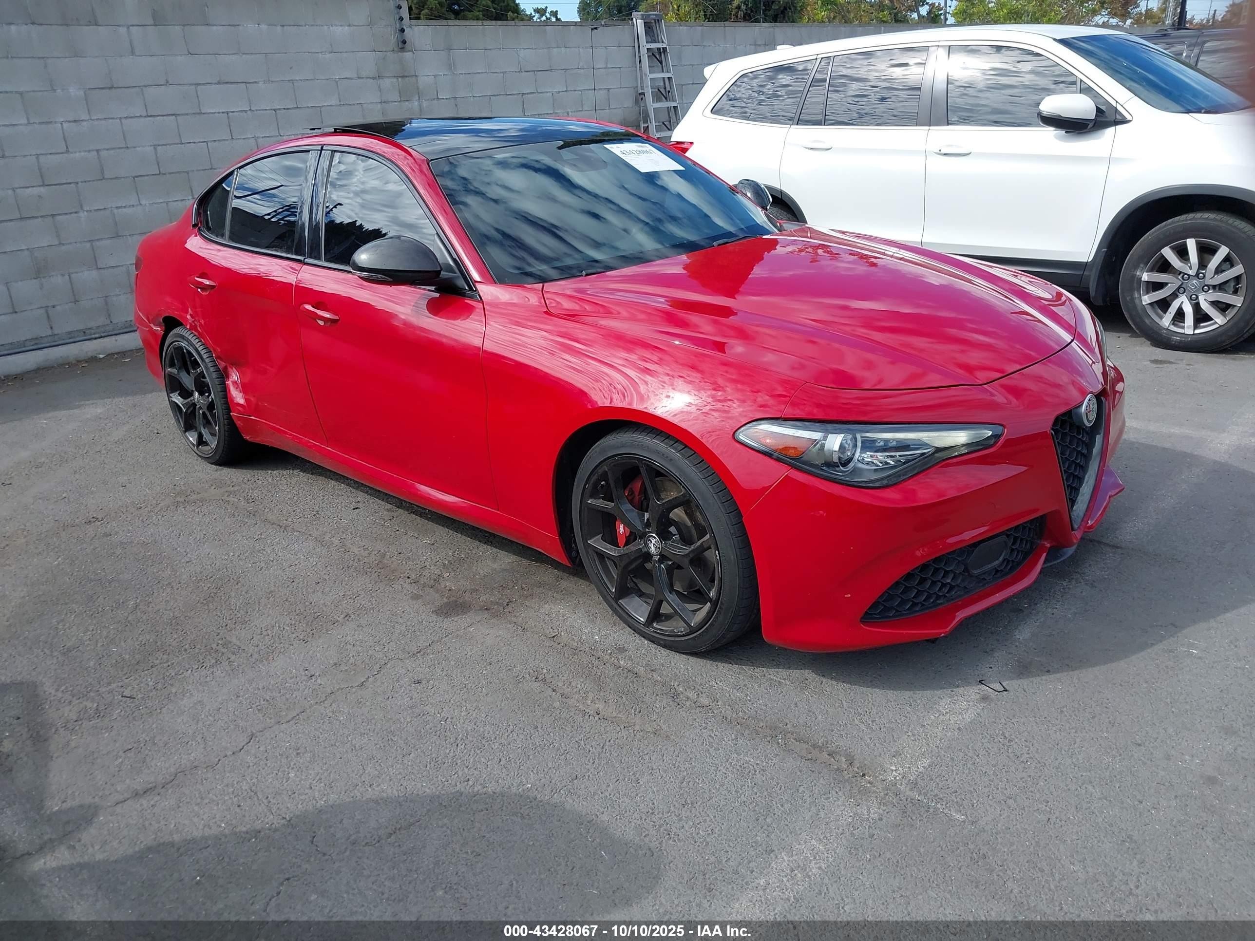 2020 Alfa Romeo Giulia Sport Rwd Red vin: ZARFAMAN9L7626852