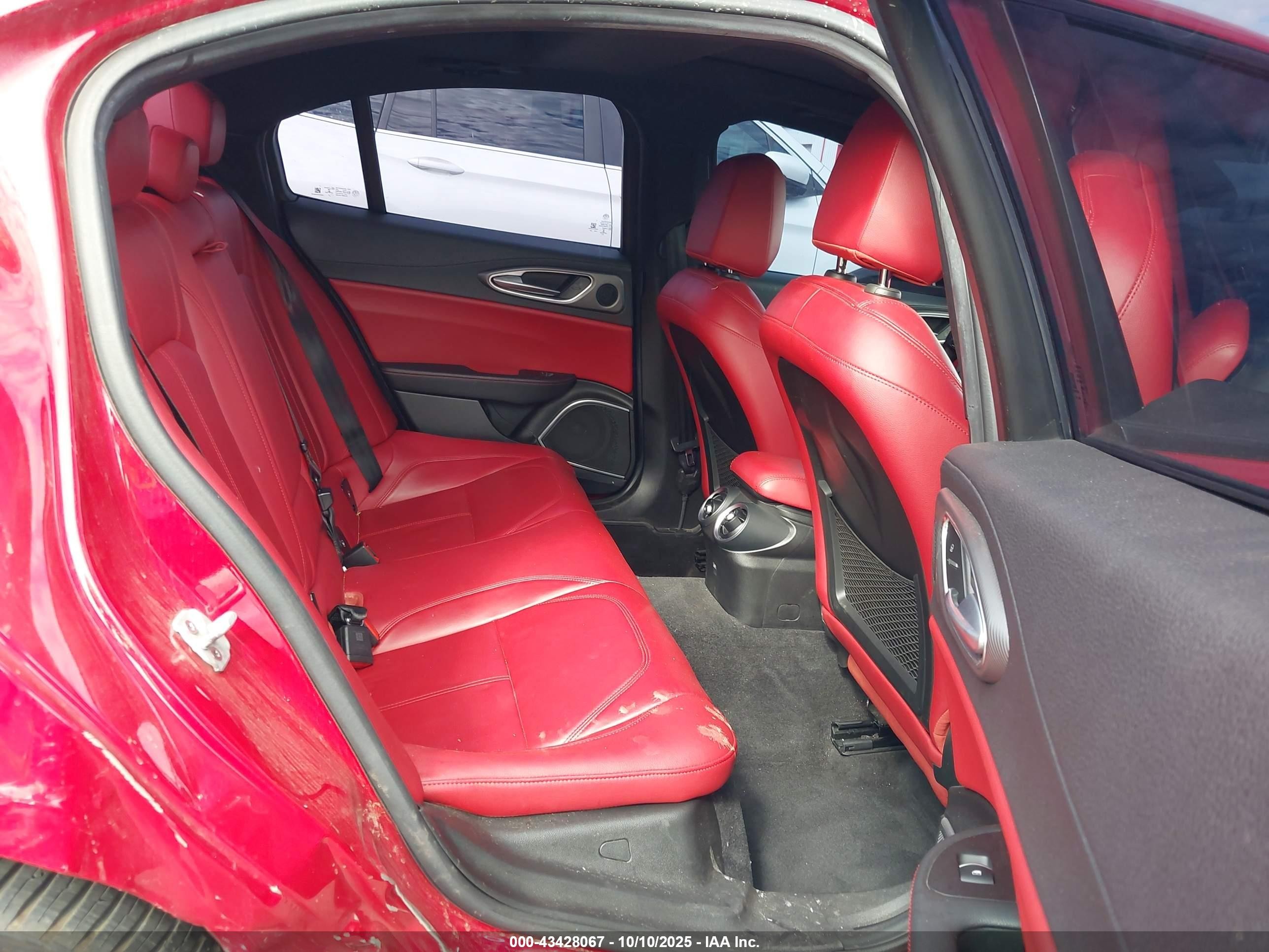 2020 Alfa Romeo Giulia Sport Rwd Red vin: ZARFAMAN9L7626852