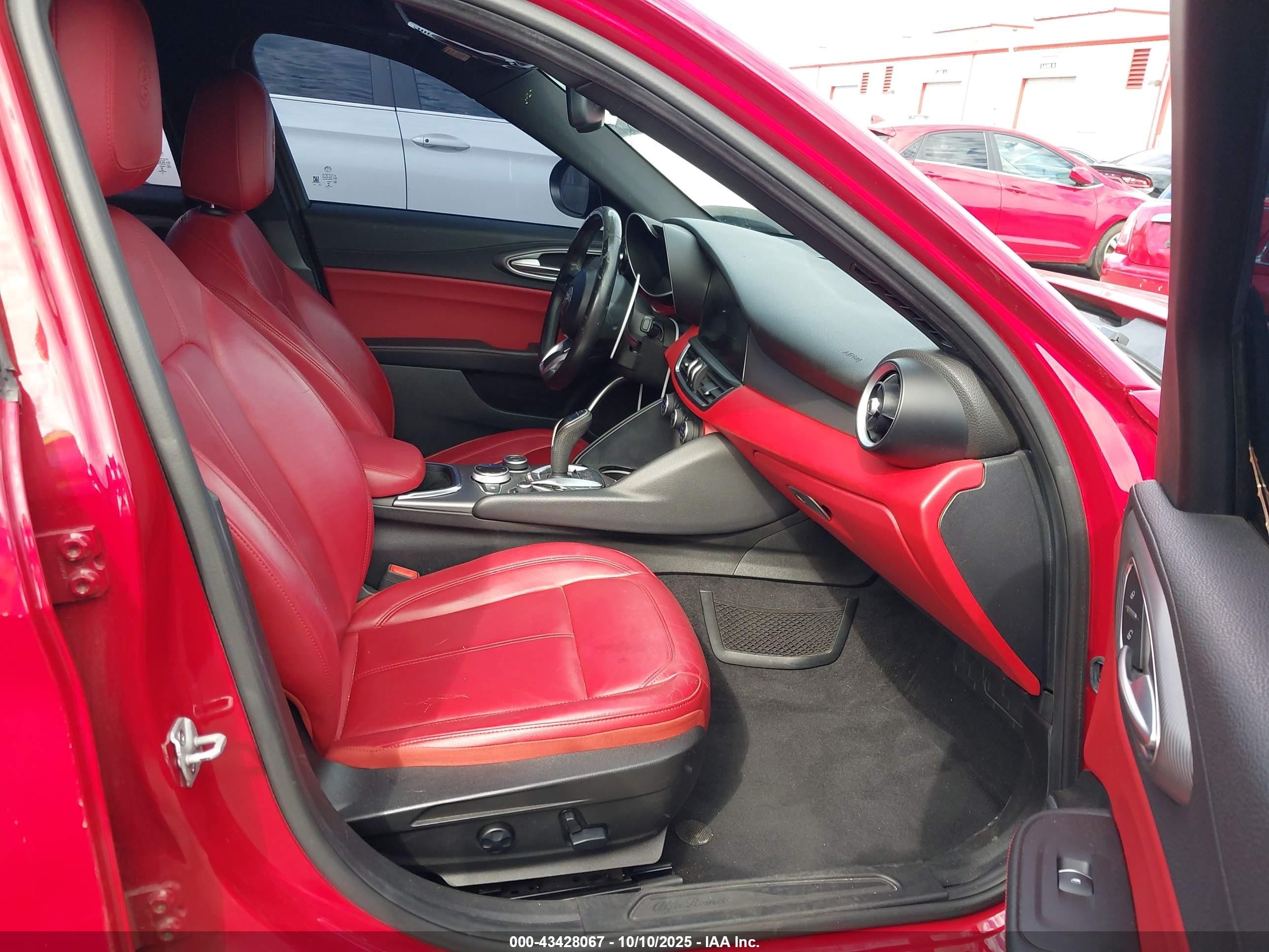 2020 Alfa Romeo Giulia Sport Rwd Red vin: ZARFAMAN9L7626852