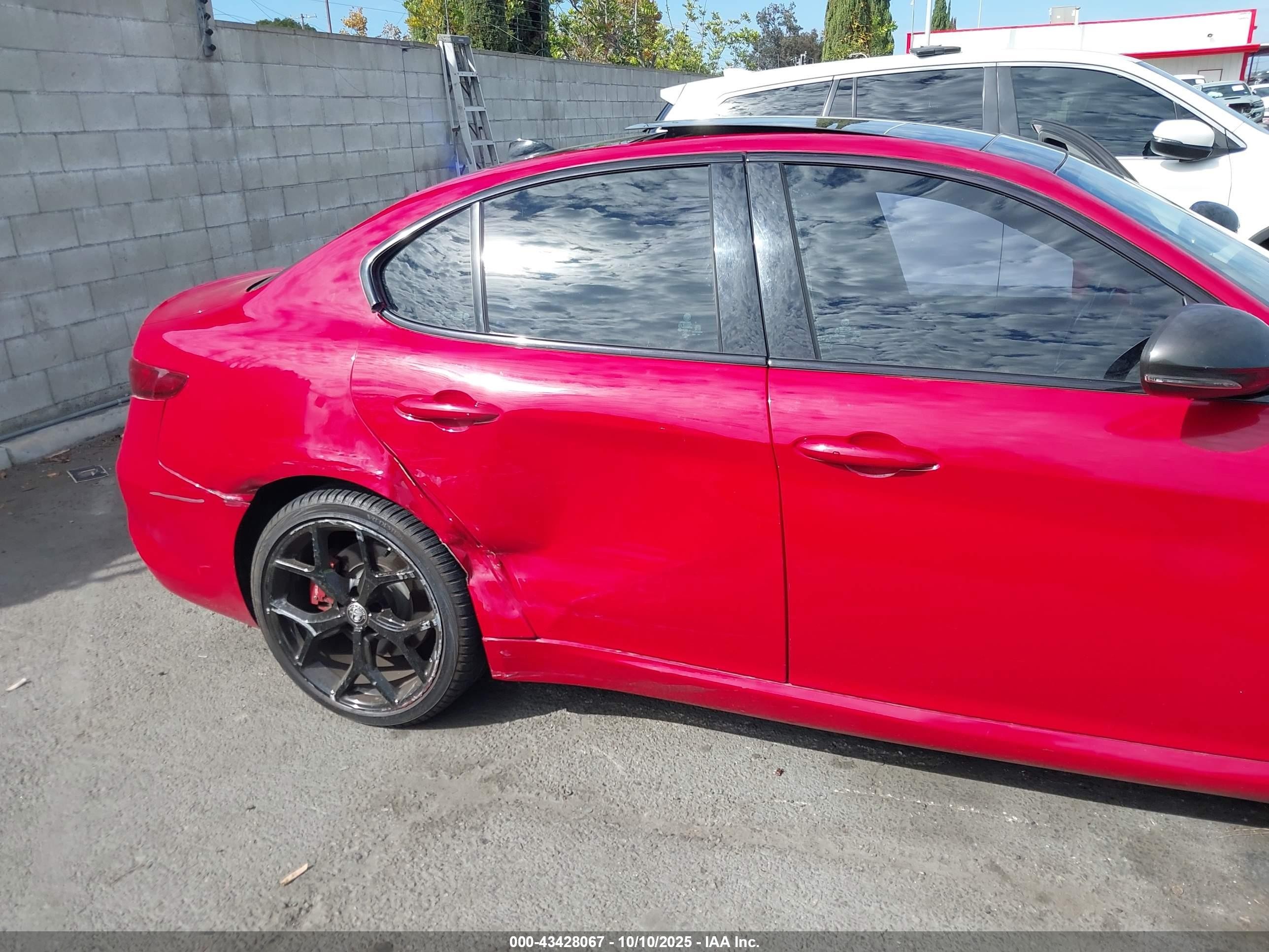 2020 Alfa Romeo Giulia Sport Rwd Red vin: ZARFAMAN9L7626852