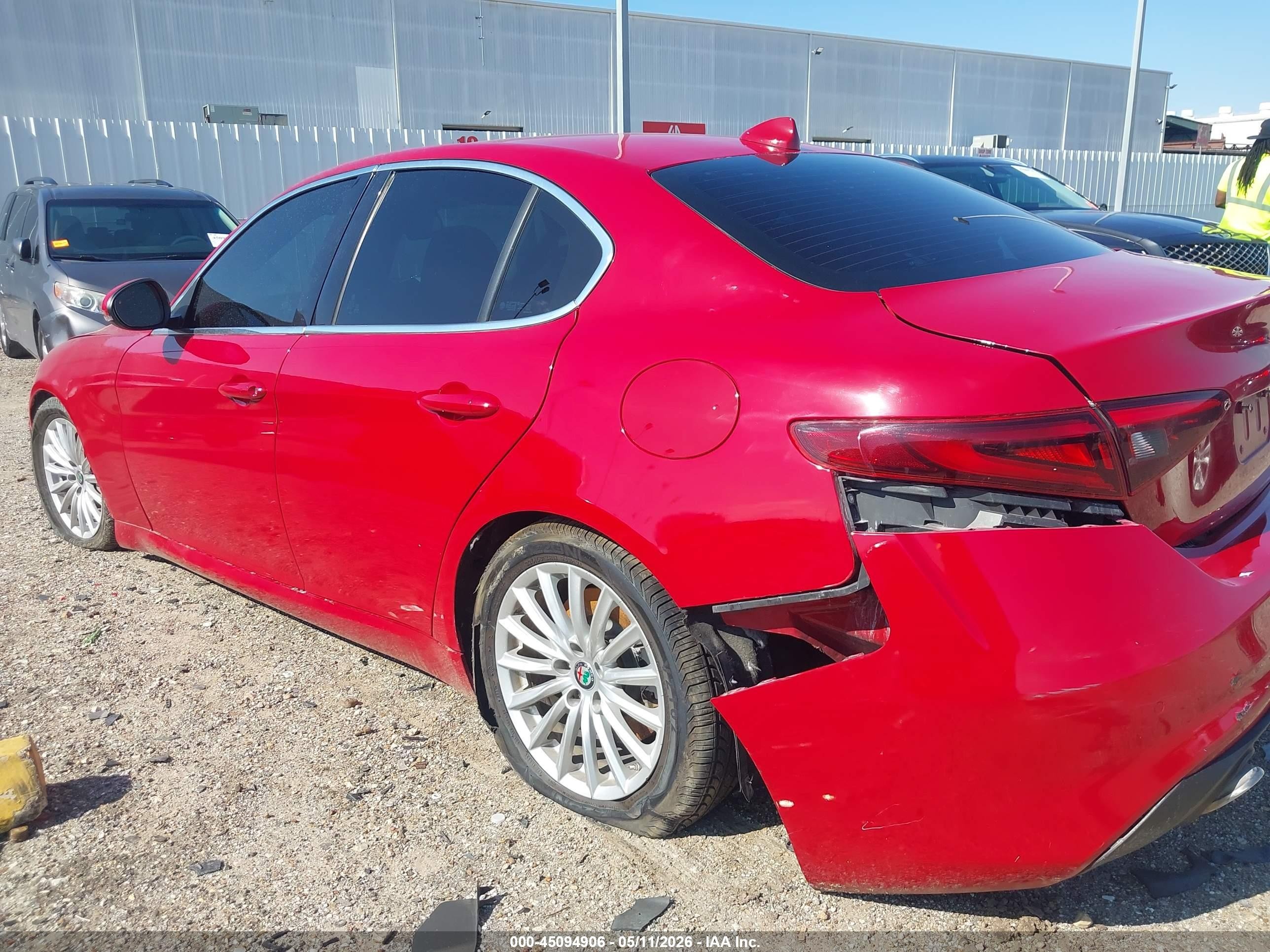2021 Alfa Romeo Giulia Rwd Red vin: ZARFAMAN9M7639831