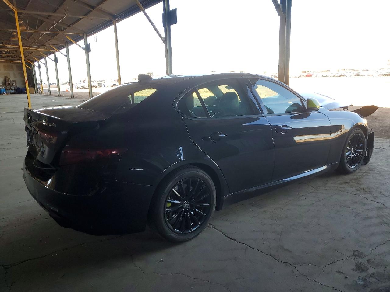 2022 Alfa Romeo Giulia Black vin: ZARFAMANXN7654100