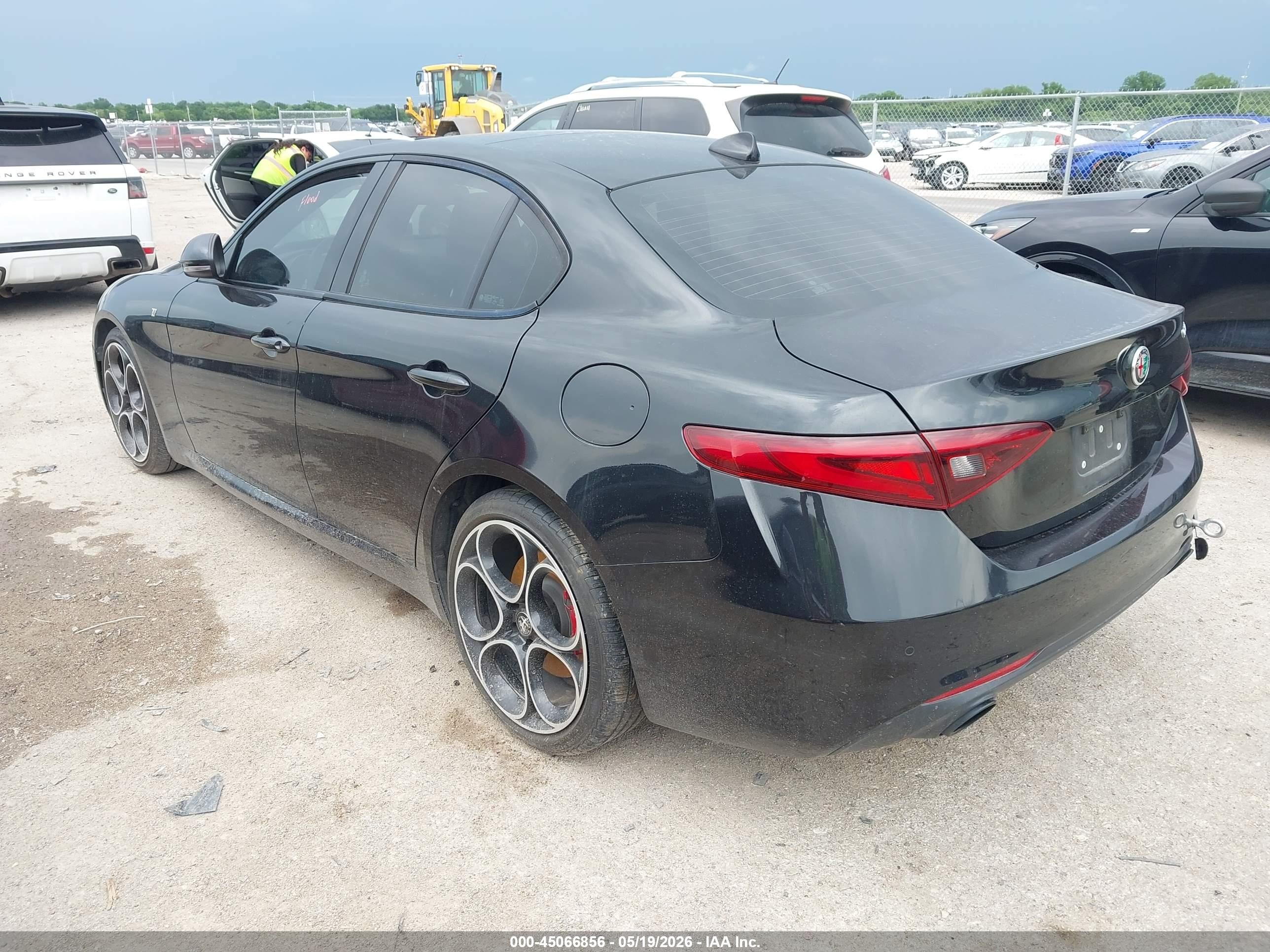 2023 Alfa Romeo Giulia Ti Rwd Black vin: ZARFAMBN0P7671716