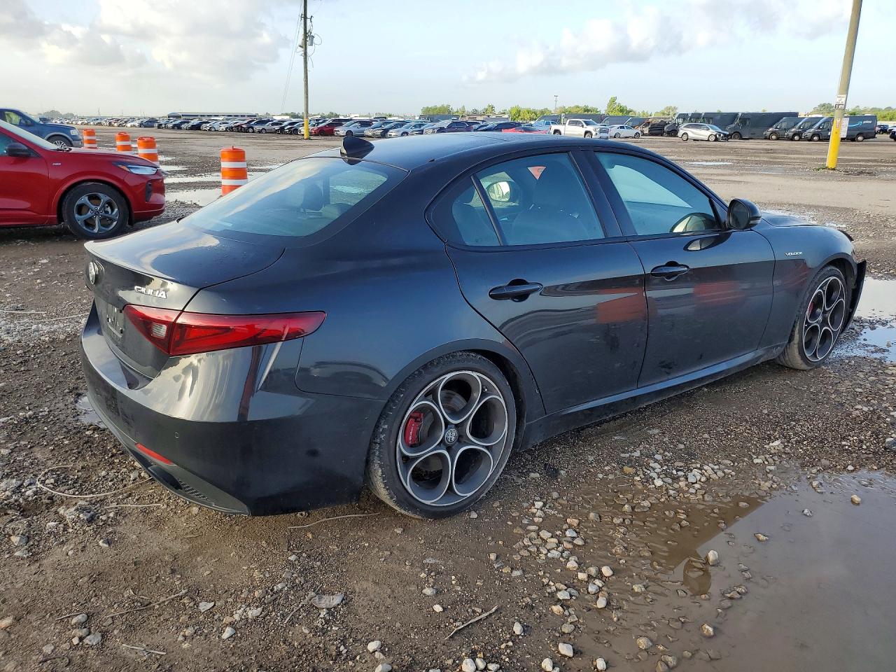 2023 Alfa Romeo Giulia Ti Charcoal vin: ZARFAMBN4P7666521