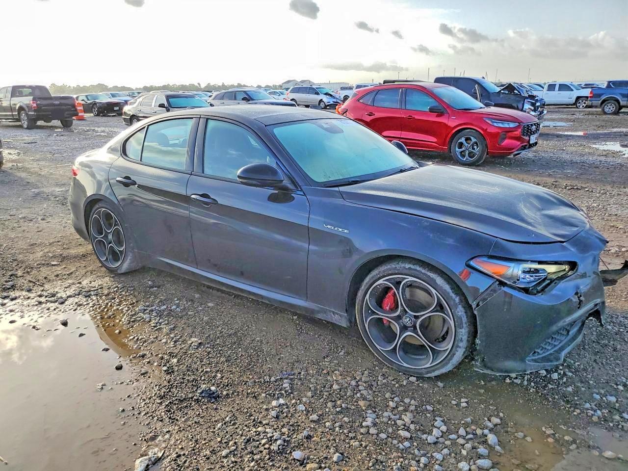 2023 Alfa Romeo Giulia Ti Charcoal vin: ZARFAMBN4P7666521