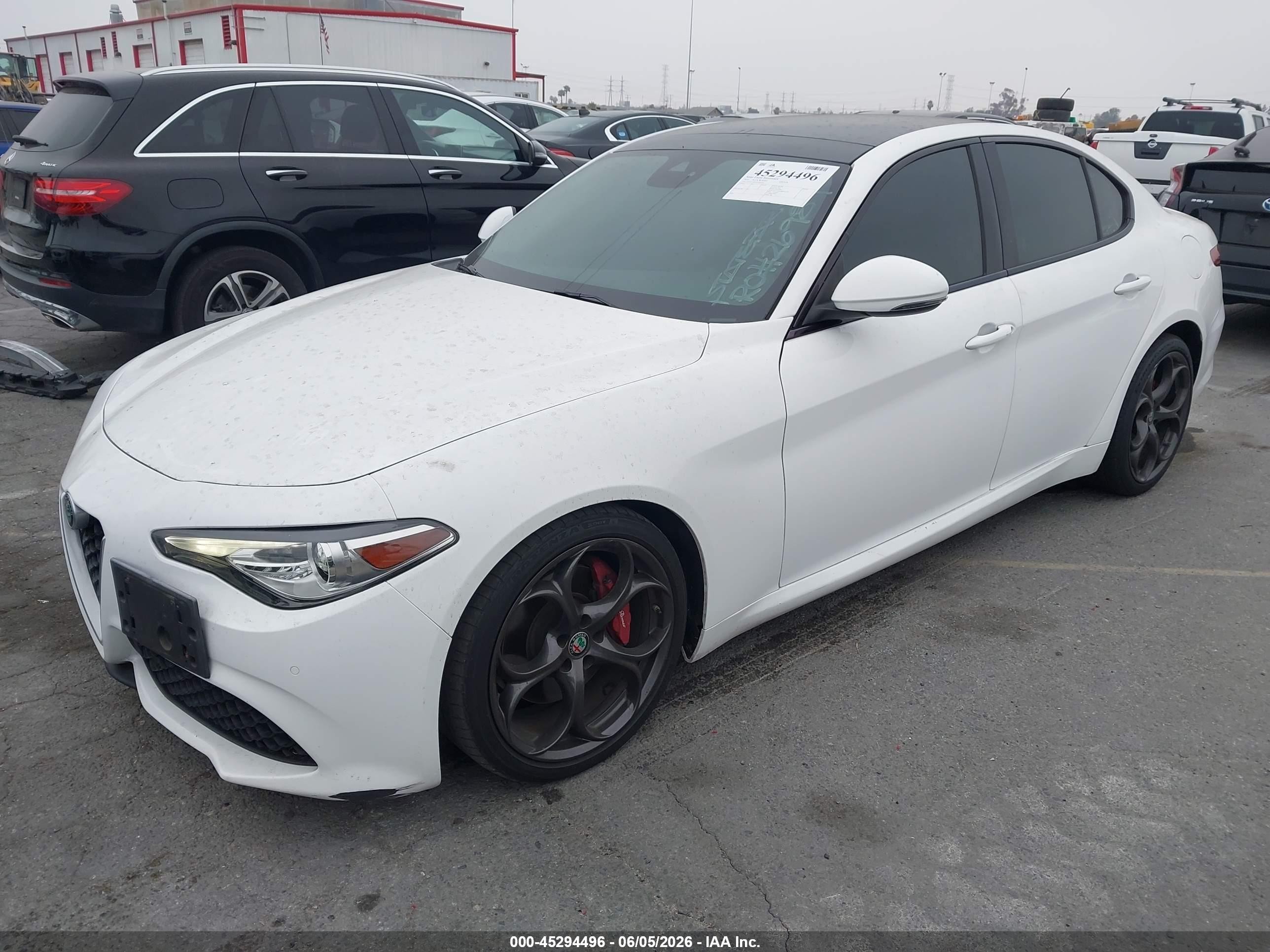 2019 Alfa Romeo Giulia Ti Sport Rwd White vin: ZARFAMBN5K7605493