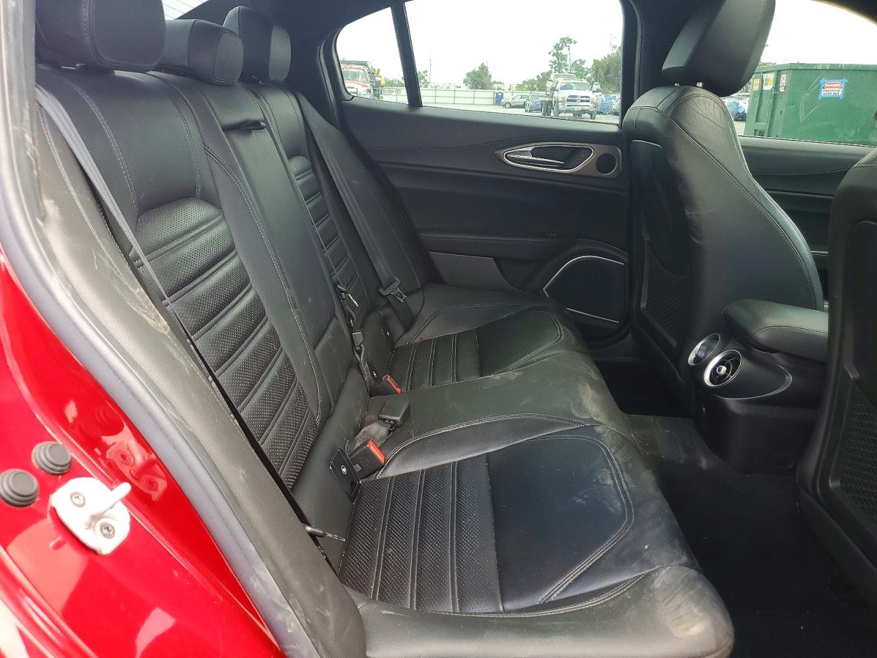 2020 Alfa Romeo Giulia Ti Red vin: ZARFAMBN7L7624290