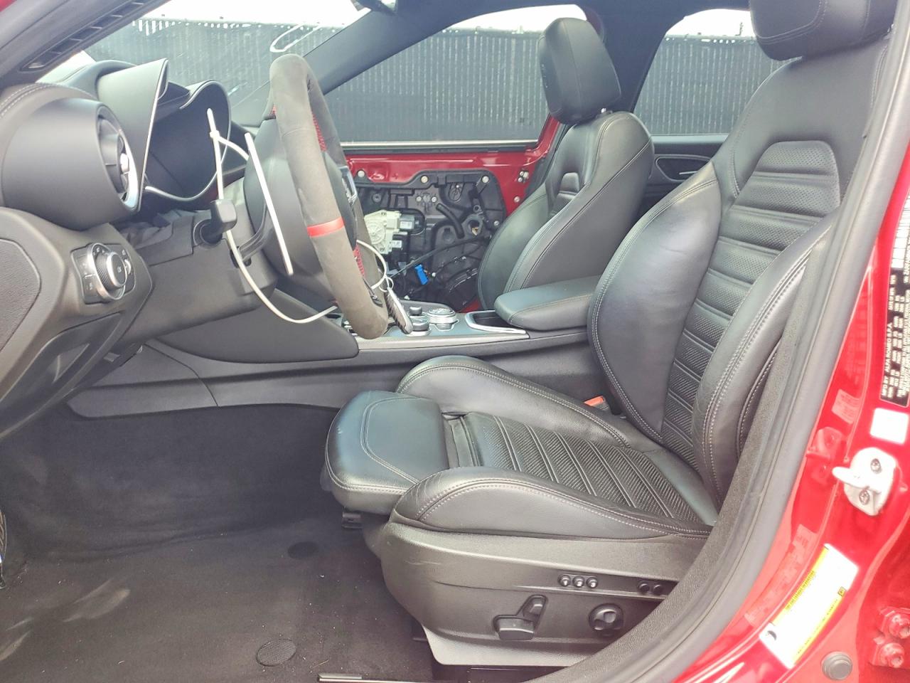 2020 Alfa Romeo Giulia Ti Red vin: ZARFAMBN7L7624290