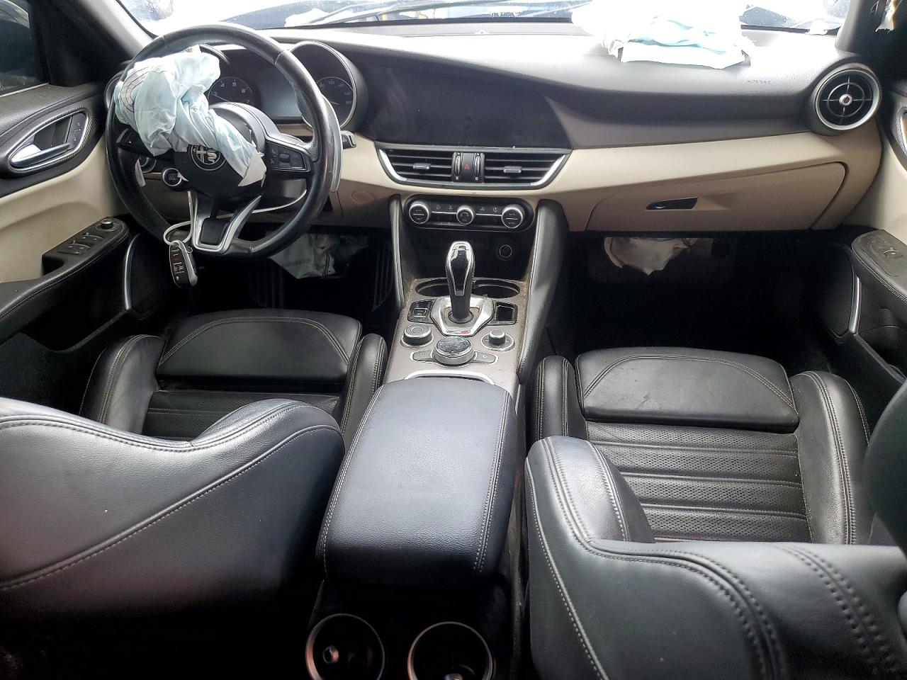 2021 Alfa Romeo Giulia Ti Black vin: ZARFAMBN7M7641883