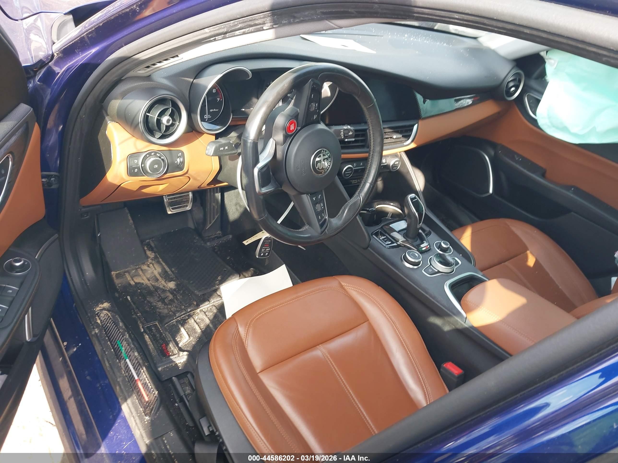 2020 Alfa Romeo Giulia Awd Синий vin: ZARFANAN3L7632314