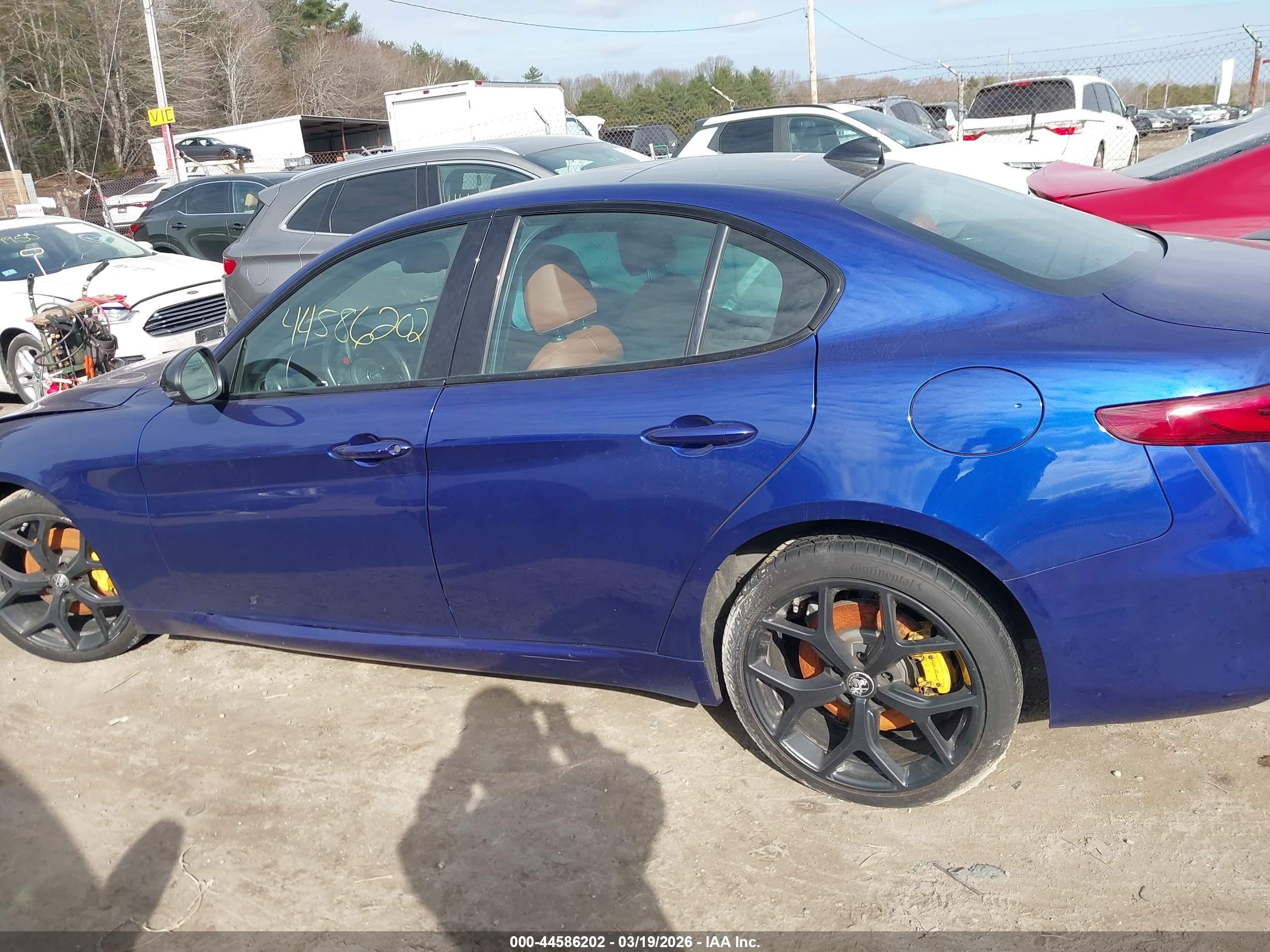 2020 Alfa Romeo Giulia Awd Синий vin: ZARFANAN3L7632314