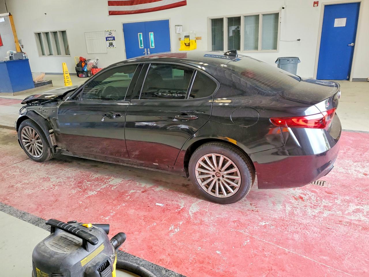 2022 Alfa Romeo Giulia Black vin: ZARFANAN9N7656099