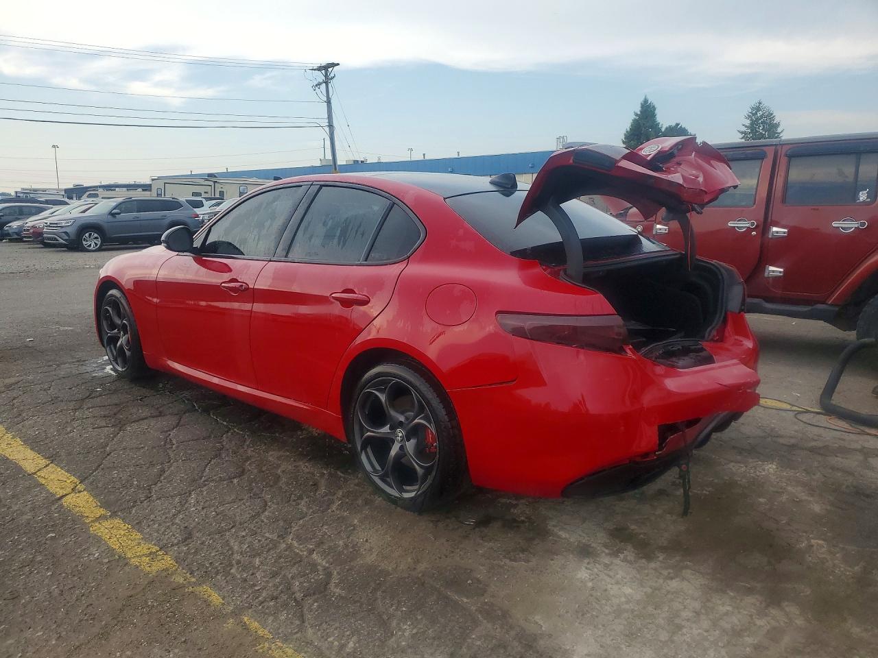 2020 Alfa Romeo Giulia Ti Red vin: ZARFANBN2L7624039