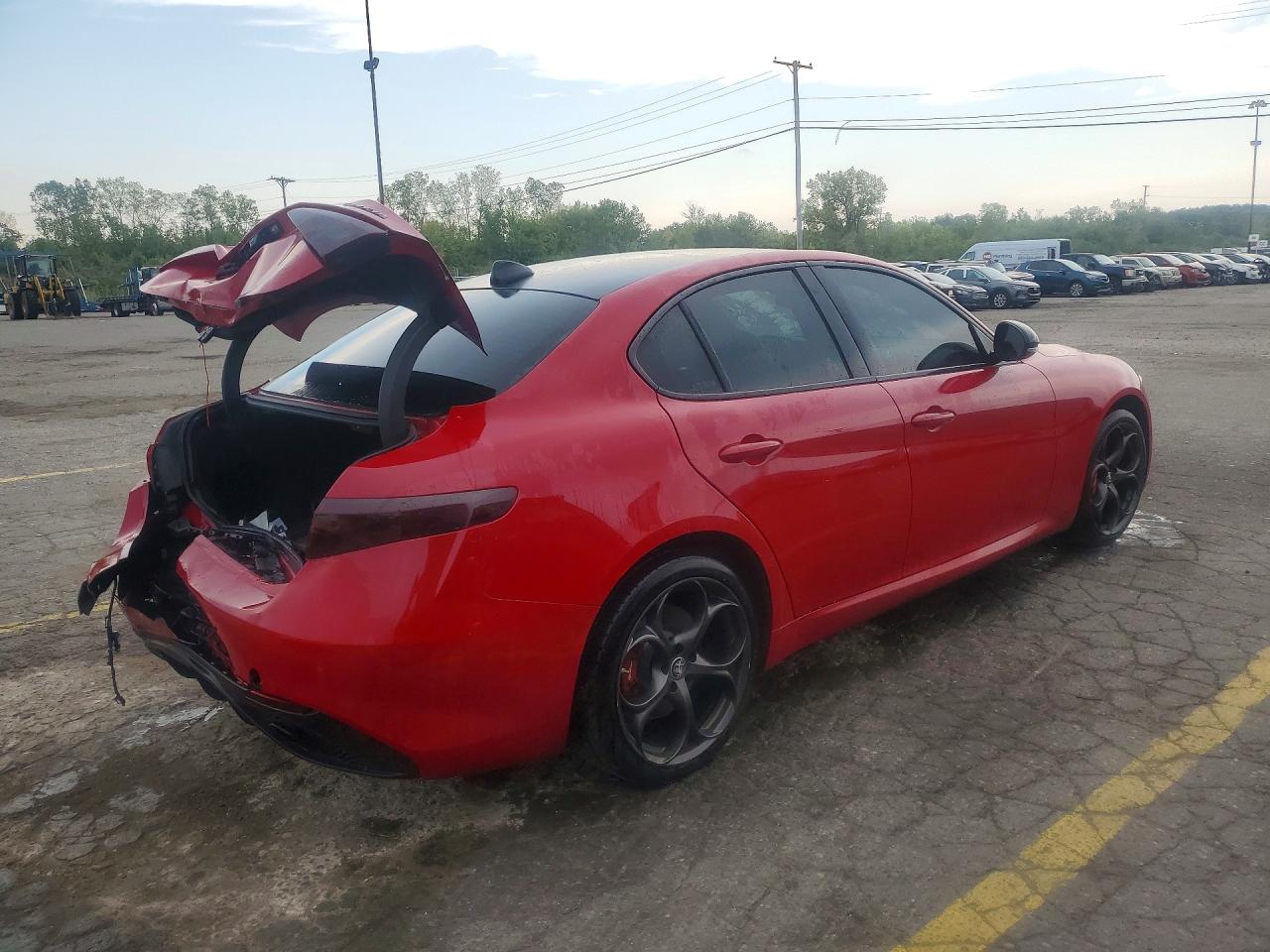 2020 Alfa Romeo Giulia Ti Red vin: ZARFANBN2L7624039