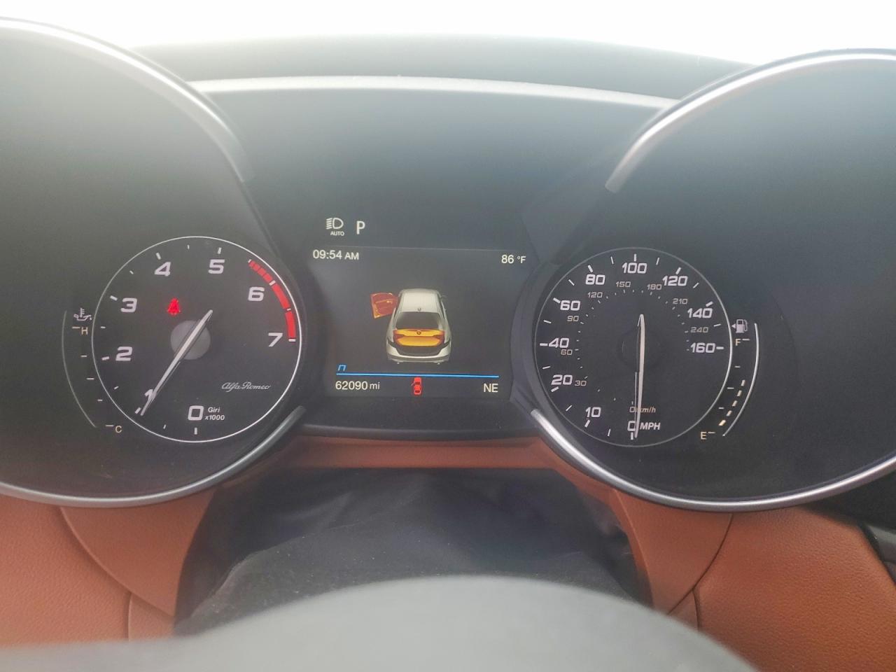 2020 Alfa Romeo Giulia Ti Red vin: ZARFANBN2L7624039