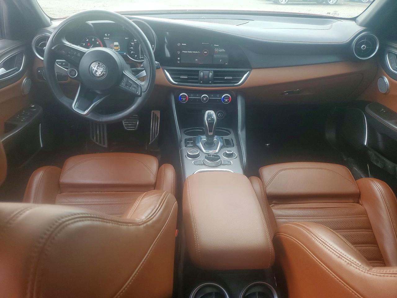 2020 Alfa Romeo Giulia Ti Red vin: ZARFANBN2L7624039