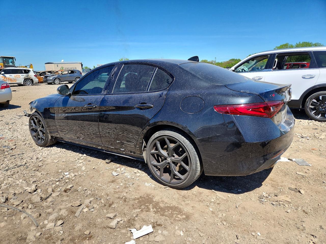 2021 Alfa Romeo Giulia Ti Black vin: ZARFANBN2M7648603