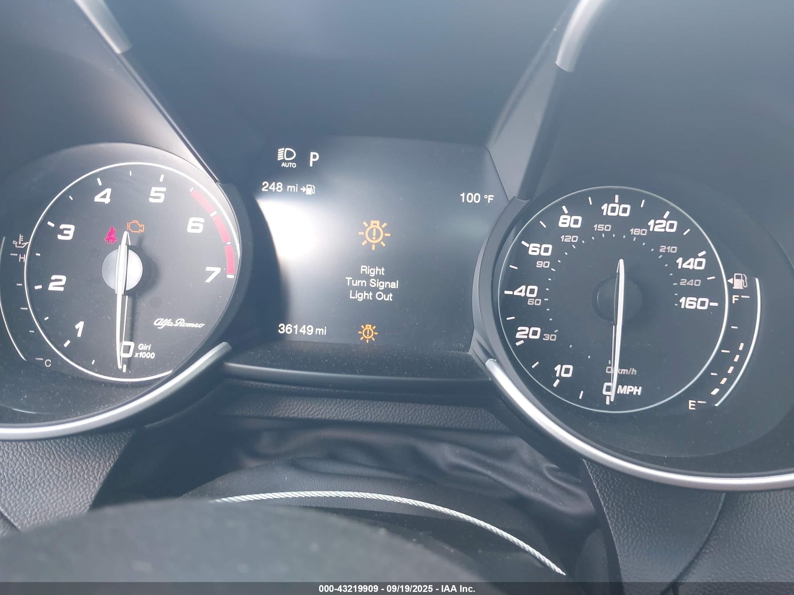 2022 Alfa Romeo Giulia Ti Awd White vin: ZARFANBN7N7661669