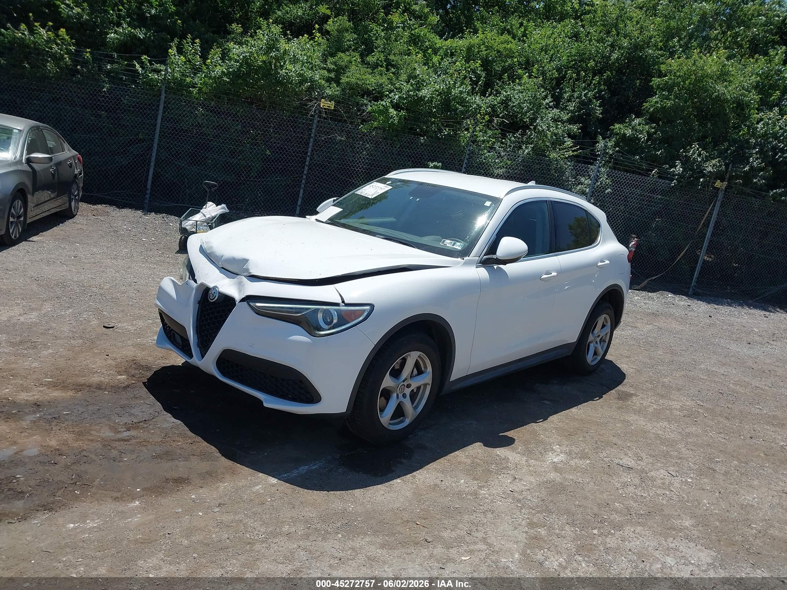 2018 Alfa Romeo Stelvio Awd Белый vin: ZASFAKAN2J7B86296