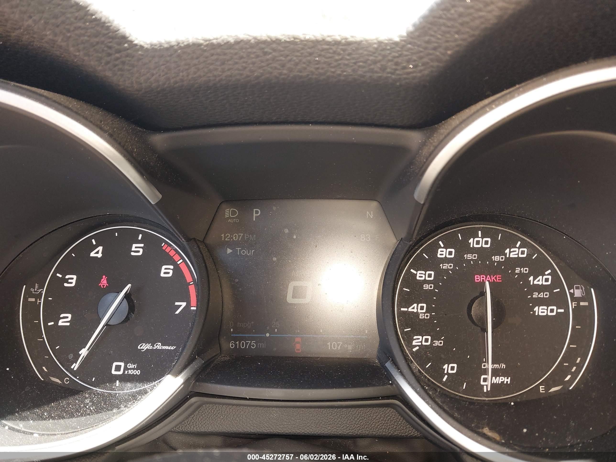 2018 Alfa Romeo Stelvio Awd Белый vin: ZASFAKAN2J7B86296