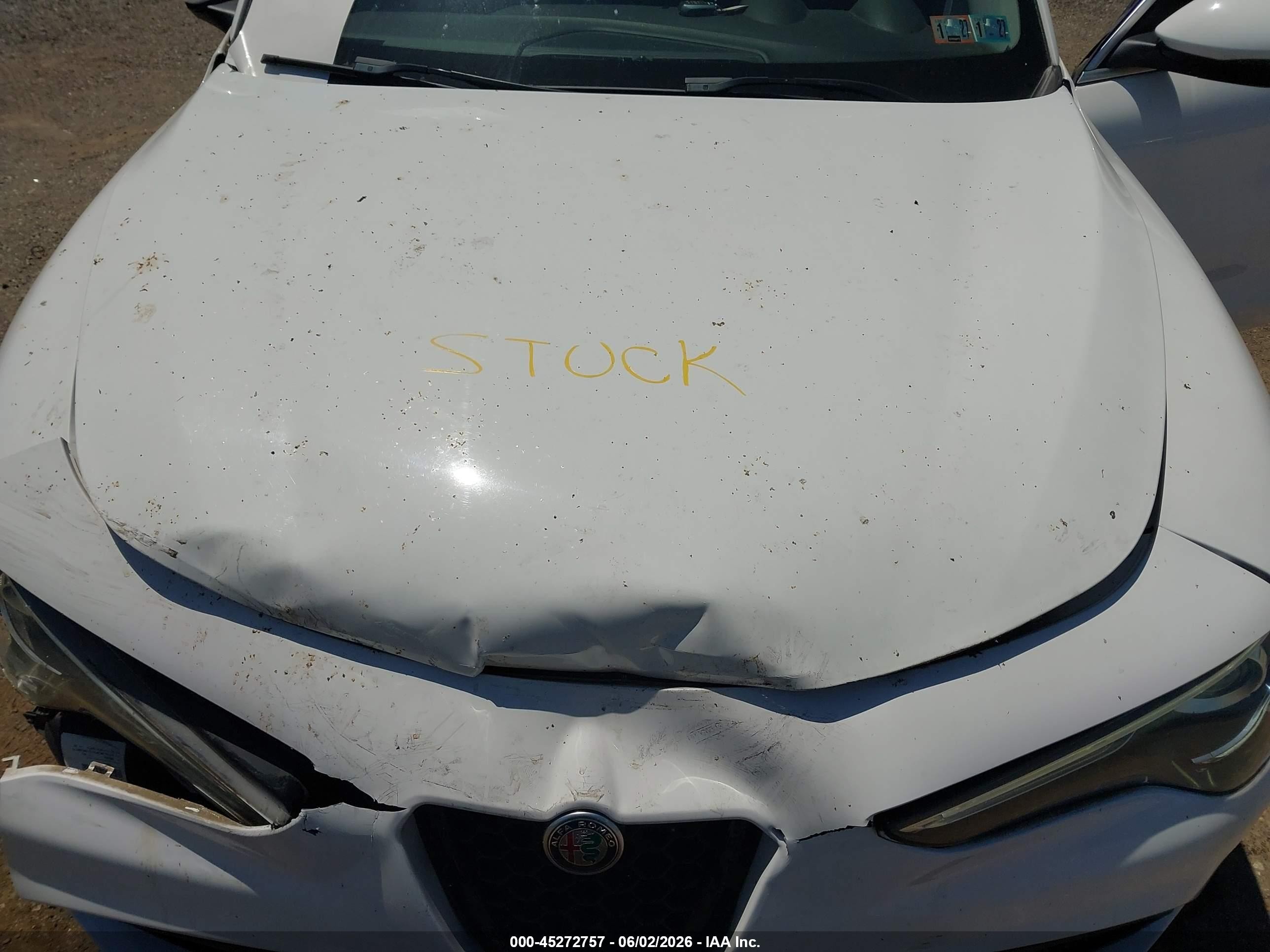 2018 Alfa Romeo Stelvio Awd Белый vin: ZASFAKAN2J7B86296