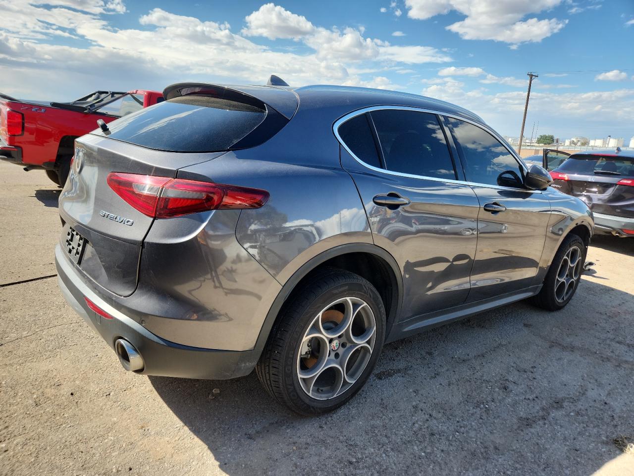 2018 Alfa Romeo Stelvio Угольный vin: ZASFAKAN3J7B74593