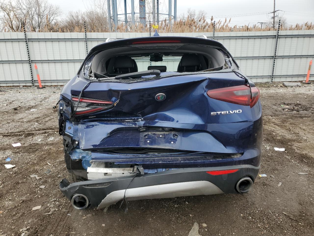 2018 Alfa Romeo Stelvio Blue vin: ZASFAKAN4J7B59536