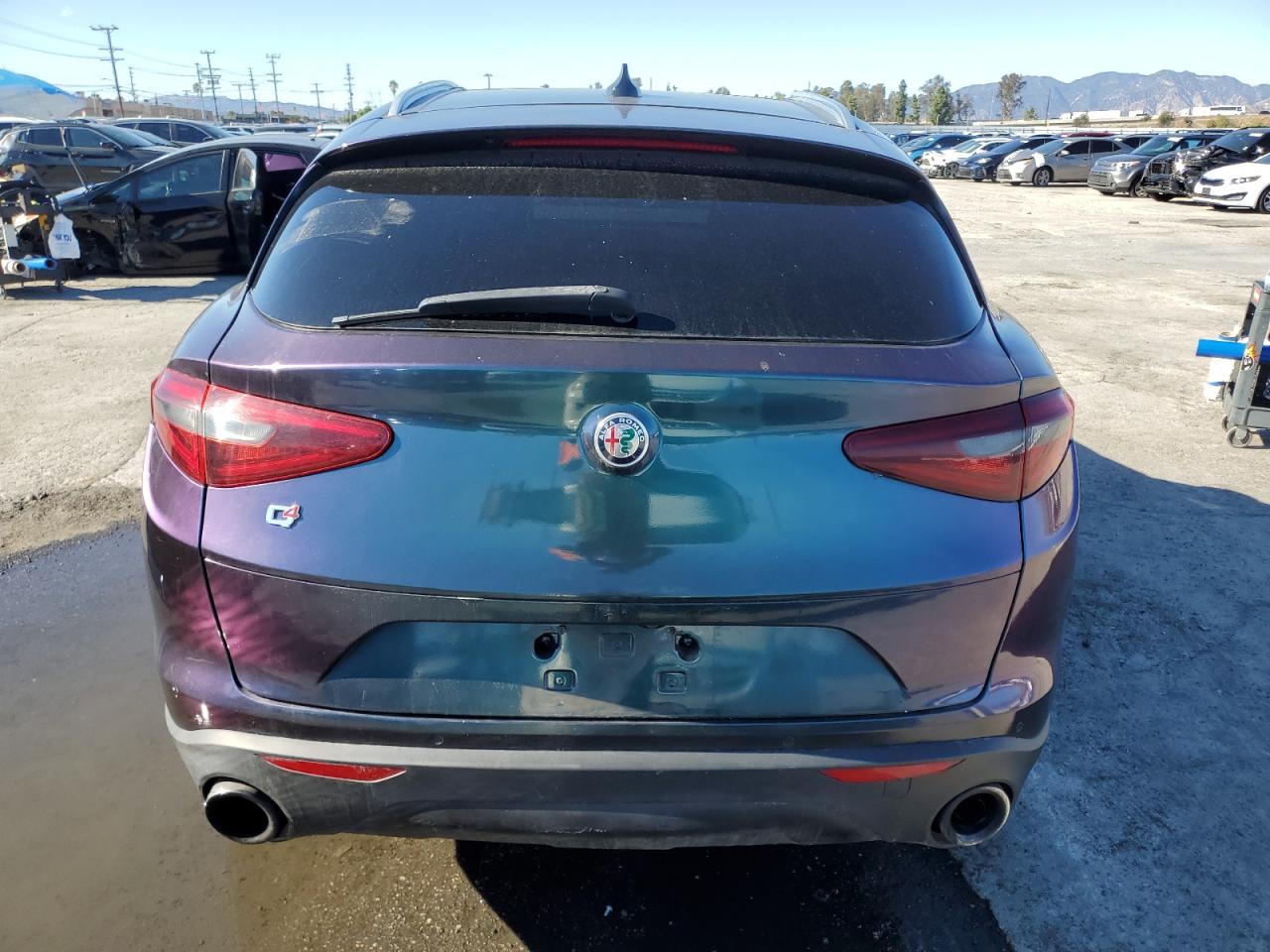 2018 Alfa Romeo Stelvio Two Tone vin: ZASFAKANXJ7B84120