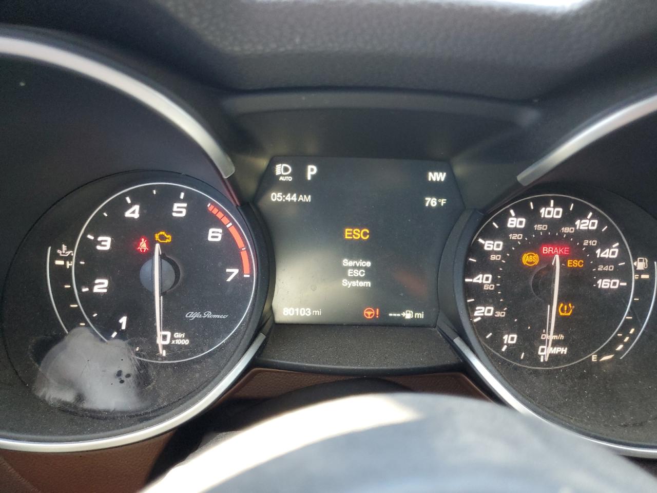 2018 Alfa Romeo Stelvio Two Tone vin: ZASFAKANXJ7B84120