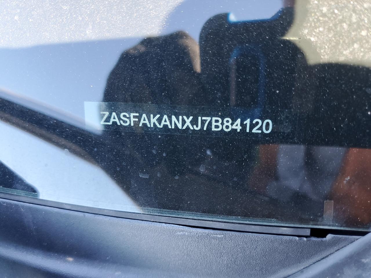 2018 Alfa Romeo Stelvio Two Tone vin: ZASFAKANXJ7B84120