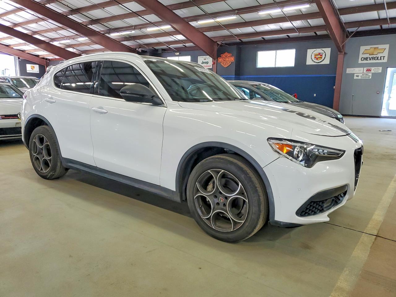 2018 Alfa Romeo Stelvio Ti Белый vin: ZASFAKBN0J7B93276