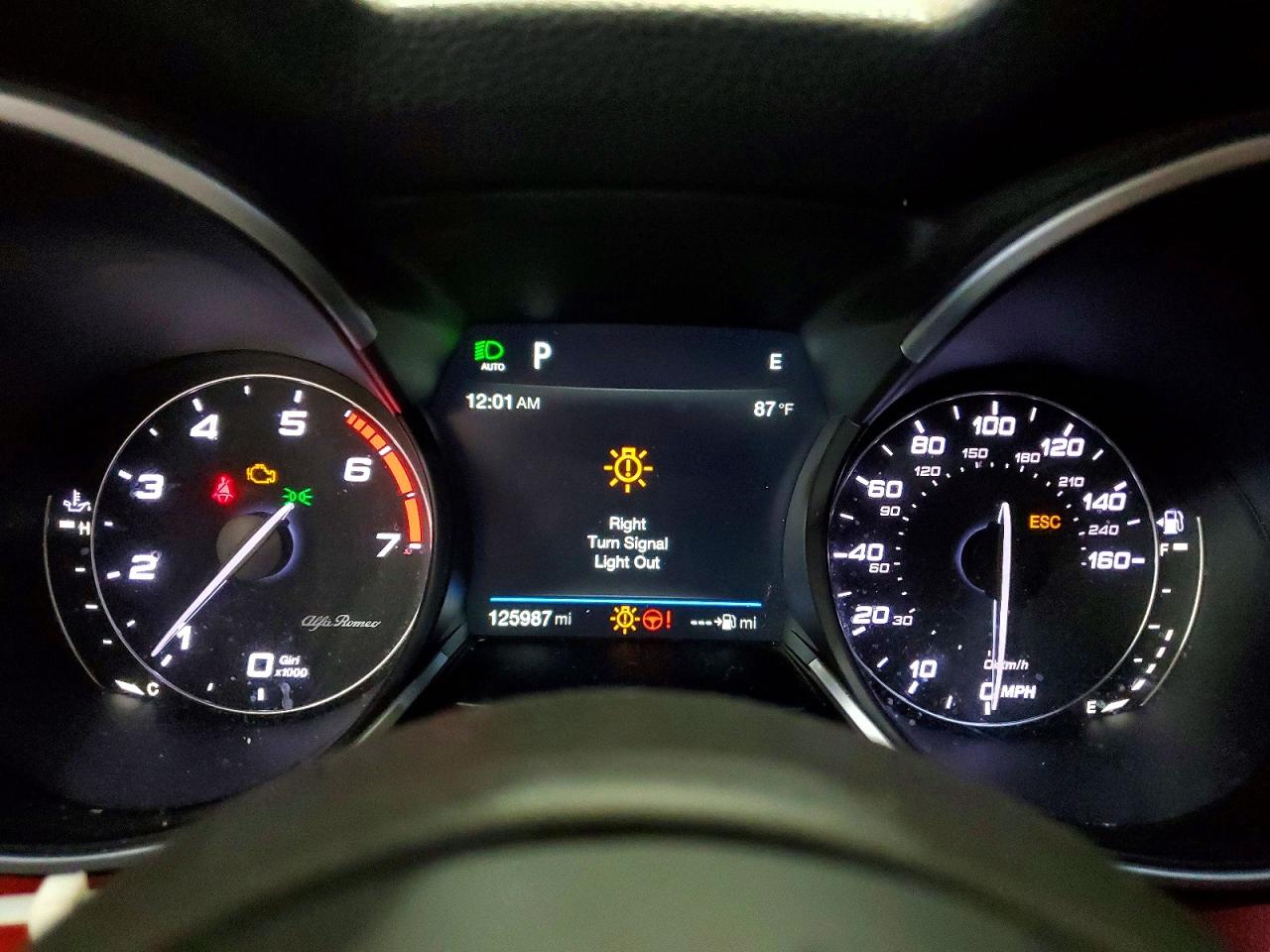 2018 Alfa Romeo Stelvio Ti Белый vin: ZASFAKBN0J7B93276