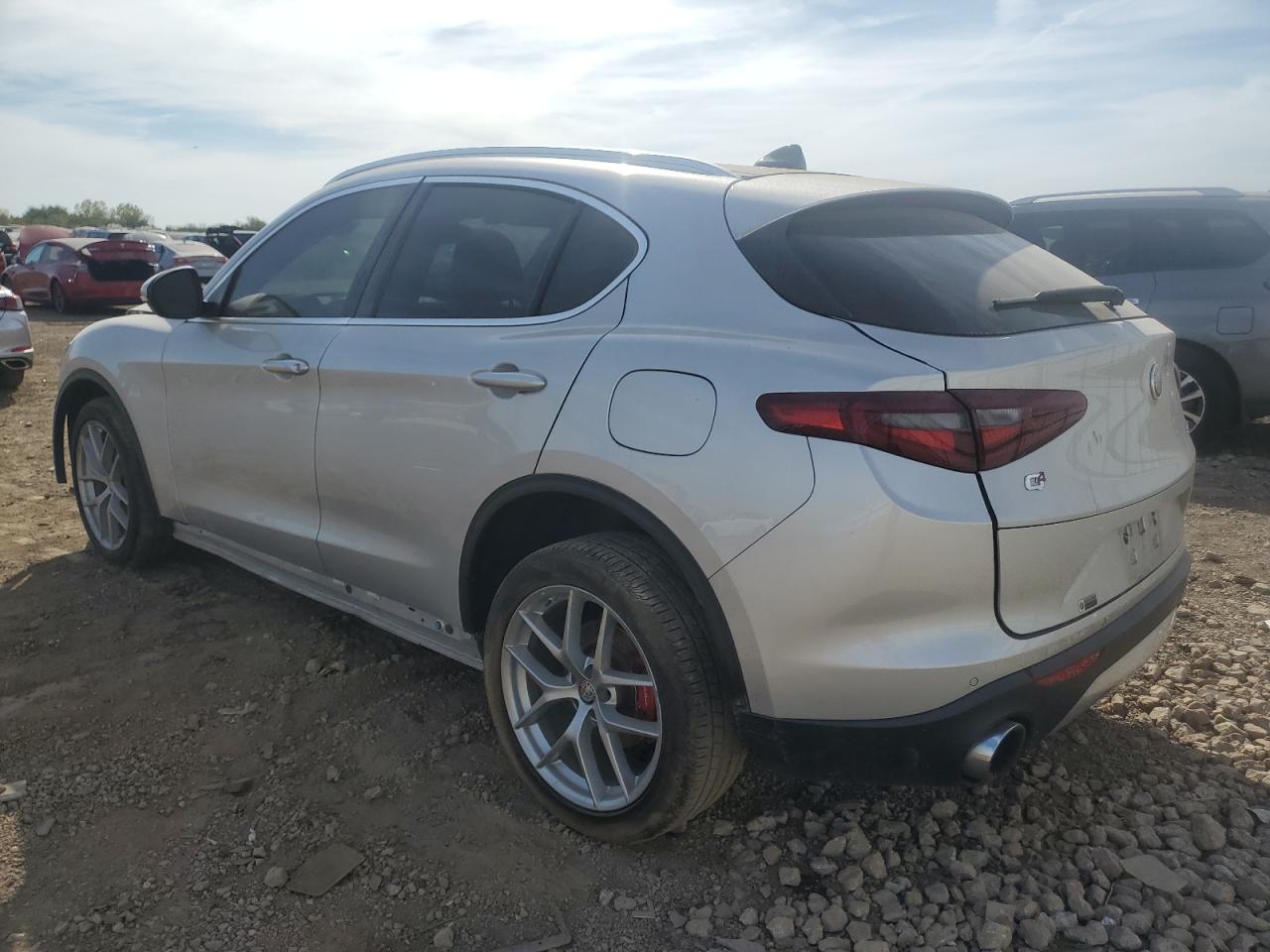 2018 Alfa Romeo Stelvio Ti Серебряный vin: ZASFAKBN0J7B94007
