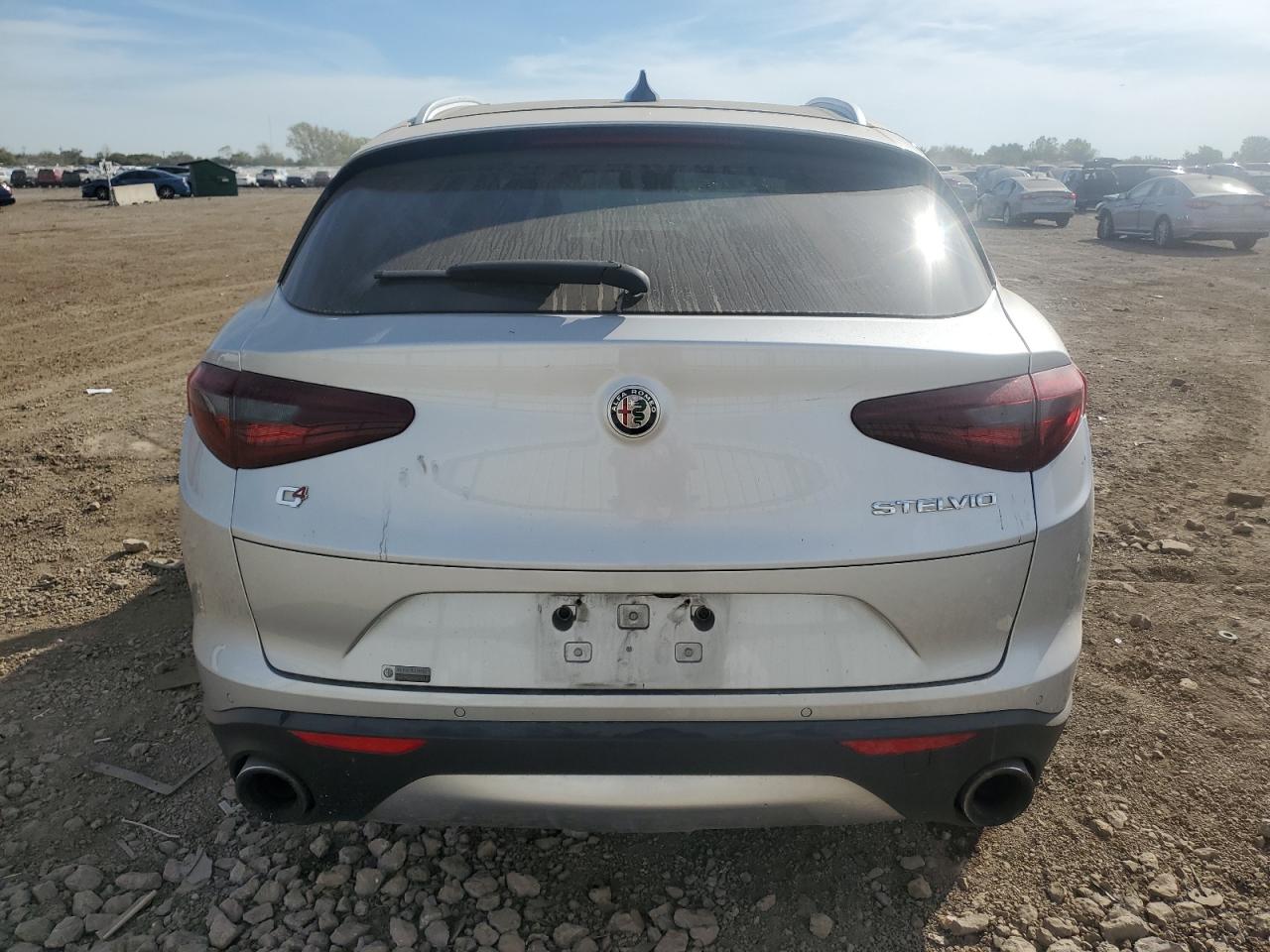 2018 Alfa Romeo Stelvio Ti Серебряный vin: ZASFAKBN0J7B94007