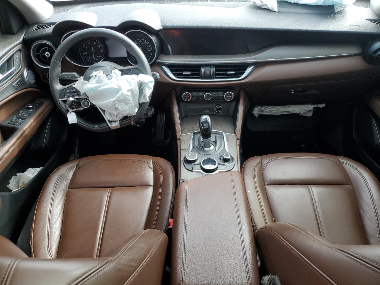 2018 Alfa Romeo Stelvio Ti Серебряный vin: ZASFAKBN0J7B94007