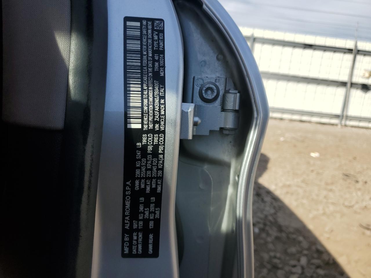 2018 Alfa Romeo Stelvio Ti Серебряный vin: ZASFAKBN0J7B94007
