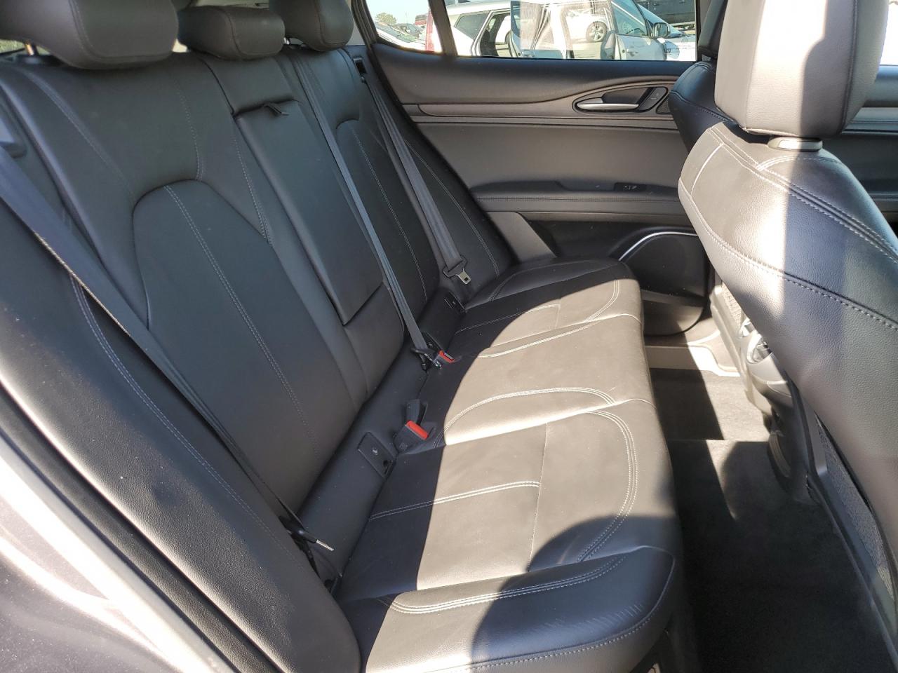 2018 Alfa Romeo Stelvio Ti Серый vin: ZASFAKBN1J7B67642