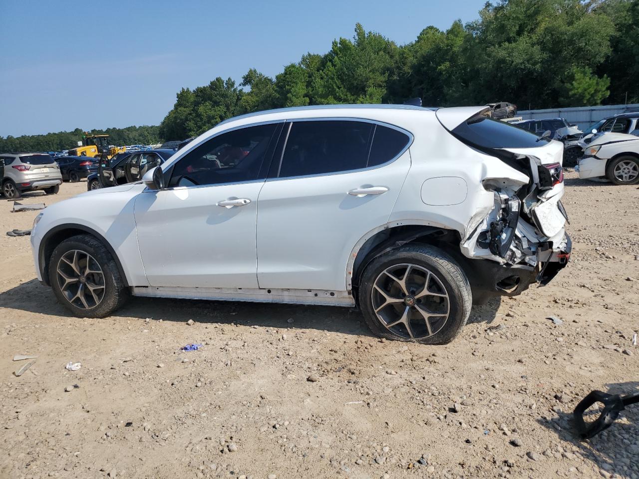 2018 Alfa Romeo Stelvio Ti Белый vin: ZASFAKBN3J7C26917
