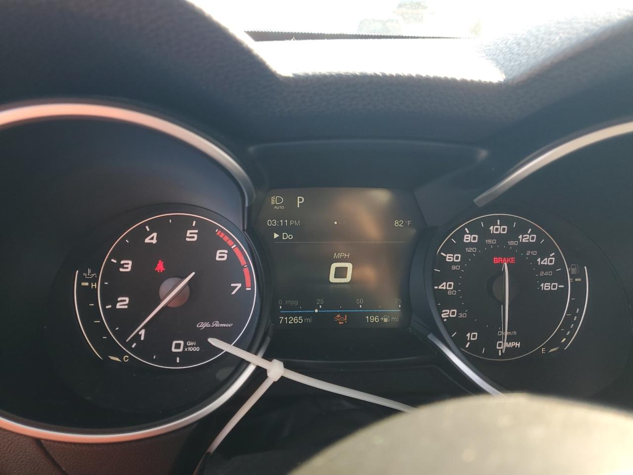 2018 Alfa Romeo Stelvio Ti Серебряный vin: ZASFAKBN6J7B80502