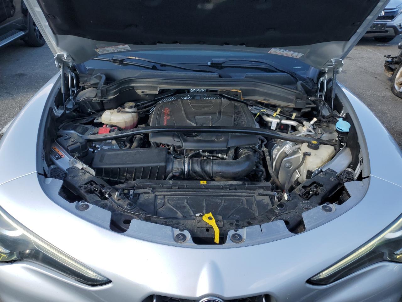 2018 Alfa Romeo Stelvio Ti Серебряный vin: ZASFAKBN6J7B80502