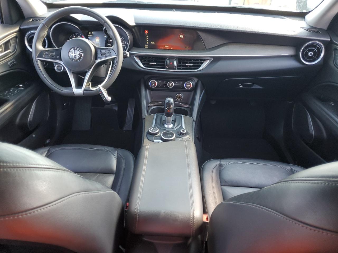 2018 Alfa Romeo Stelvio Ti Серебряный vin: ZASFAKBN6J7B80502