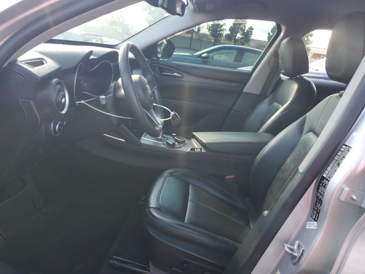 2018 Alfa Romeo Stelvio Ti Серебряный vin: ZASFAKBN6J7B80502