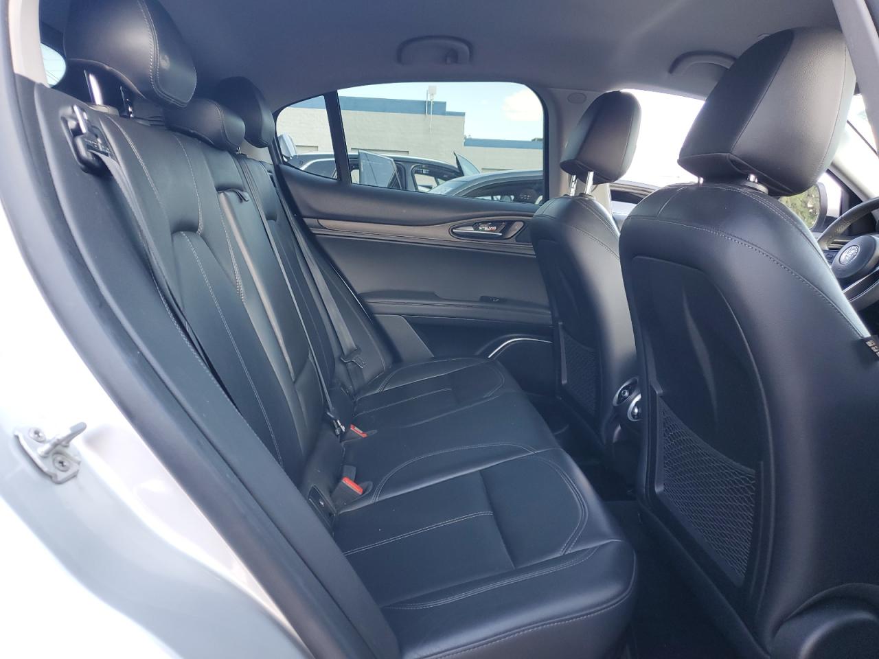2018 Alfa Romeo Stelvio Ti Серебряный vin: ZASFAKBN6J7B80502