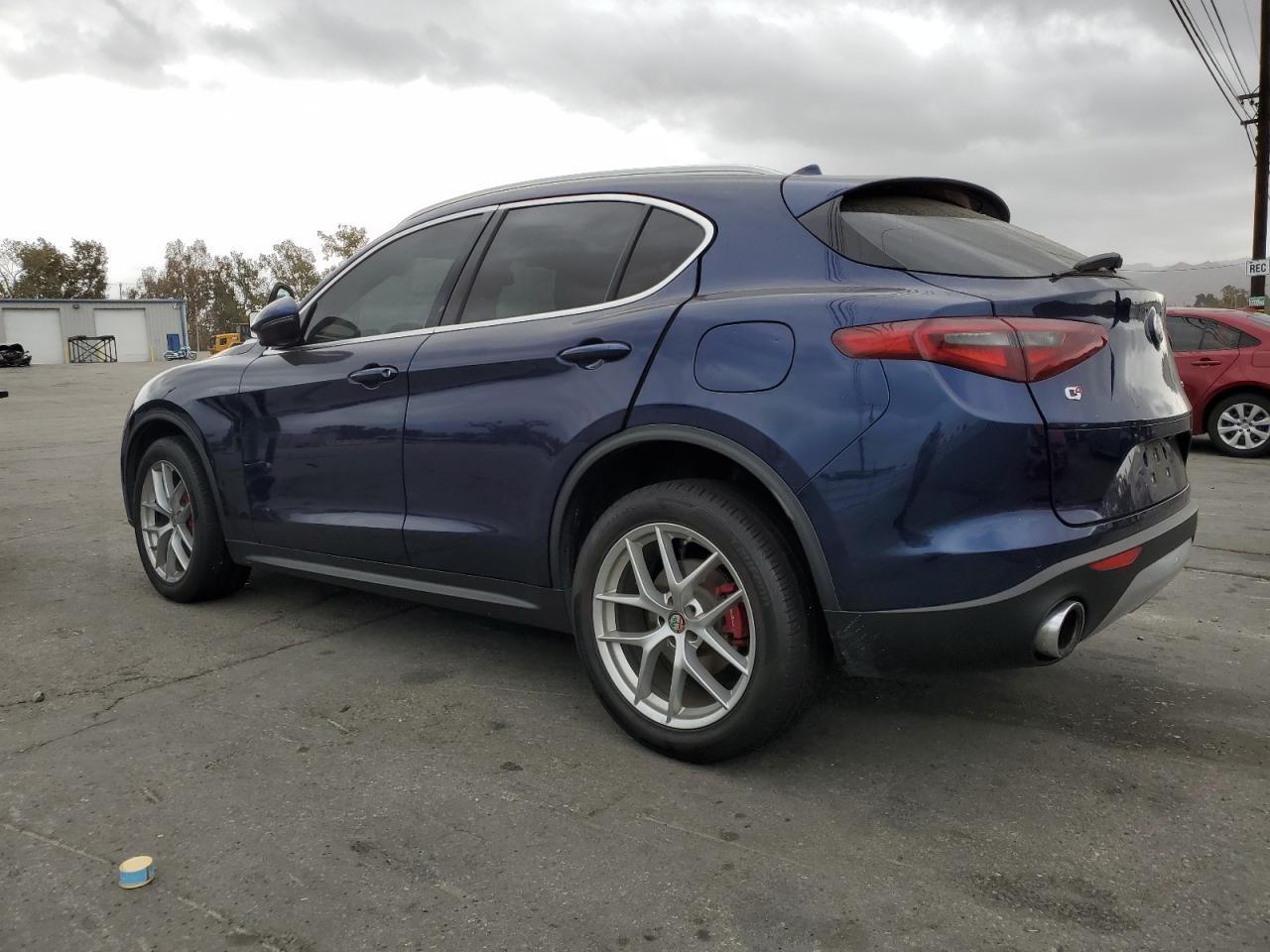2018 Alfa Romeo Stelvio Ti Синий vin: ZASFAKBN7J7B83604