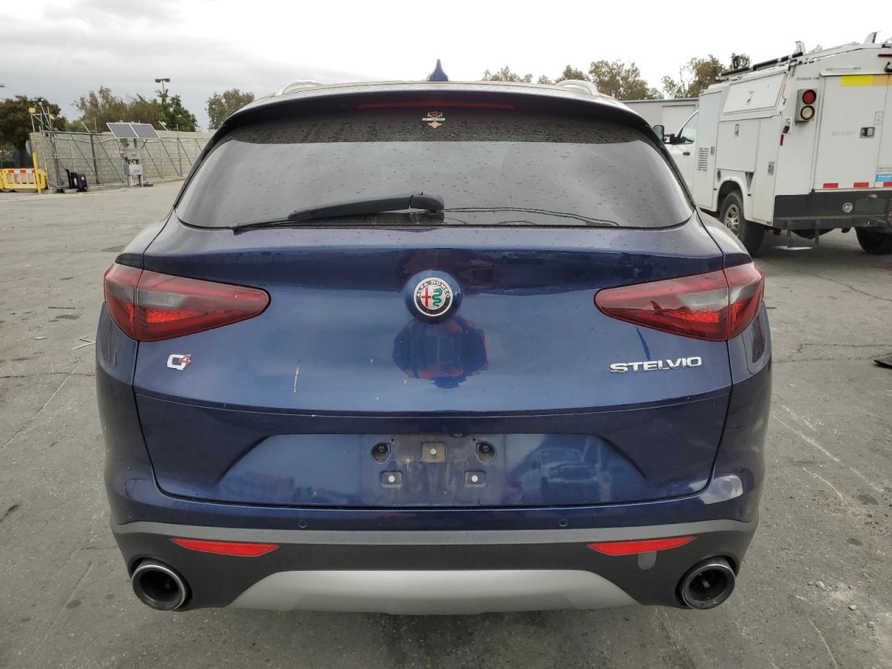 2018 Alfa Romeo Stelvio Ti Синий vin: ZASFAKBN7J7B83604