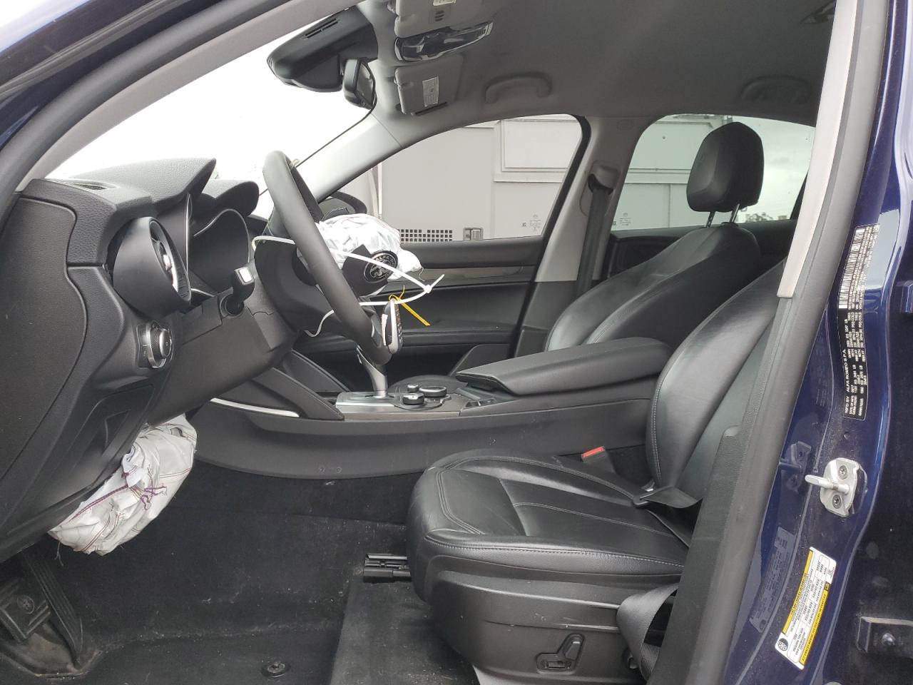 2018 Alfa Romeo Stelvio Ti Синий vin: ZASFAKBN7J7B83604