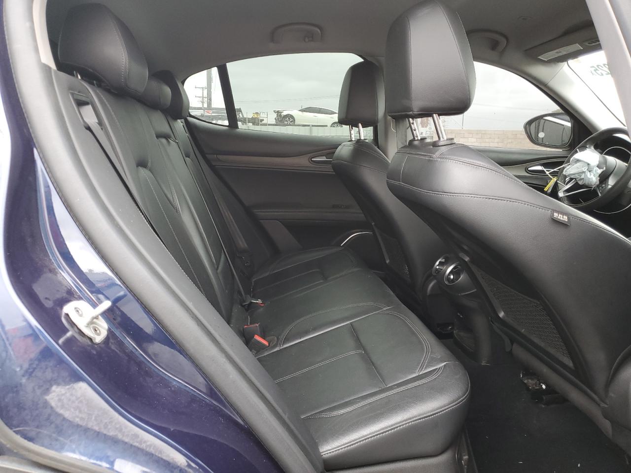 2018 Alfa Romeo Stelvio Ti Синий vin: ZASFAKBN7J7B83604