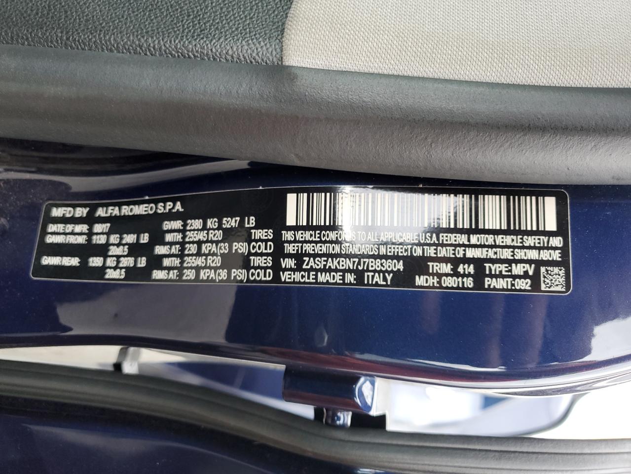 2018 Alfa Romeo Stelvio Ti Синий vin: ZASFAKBN7J7B83604