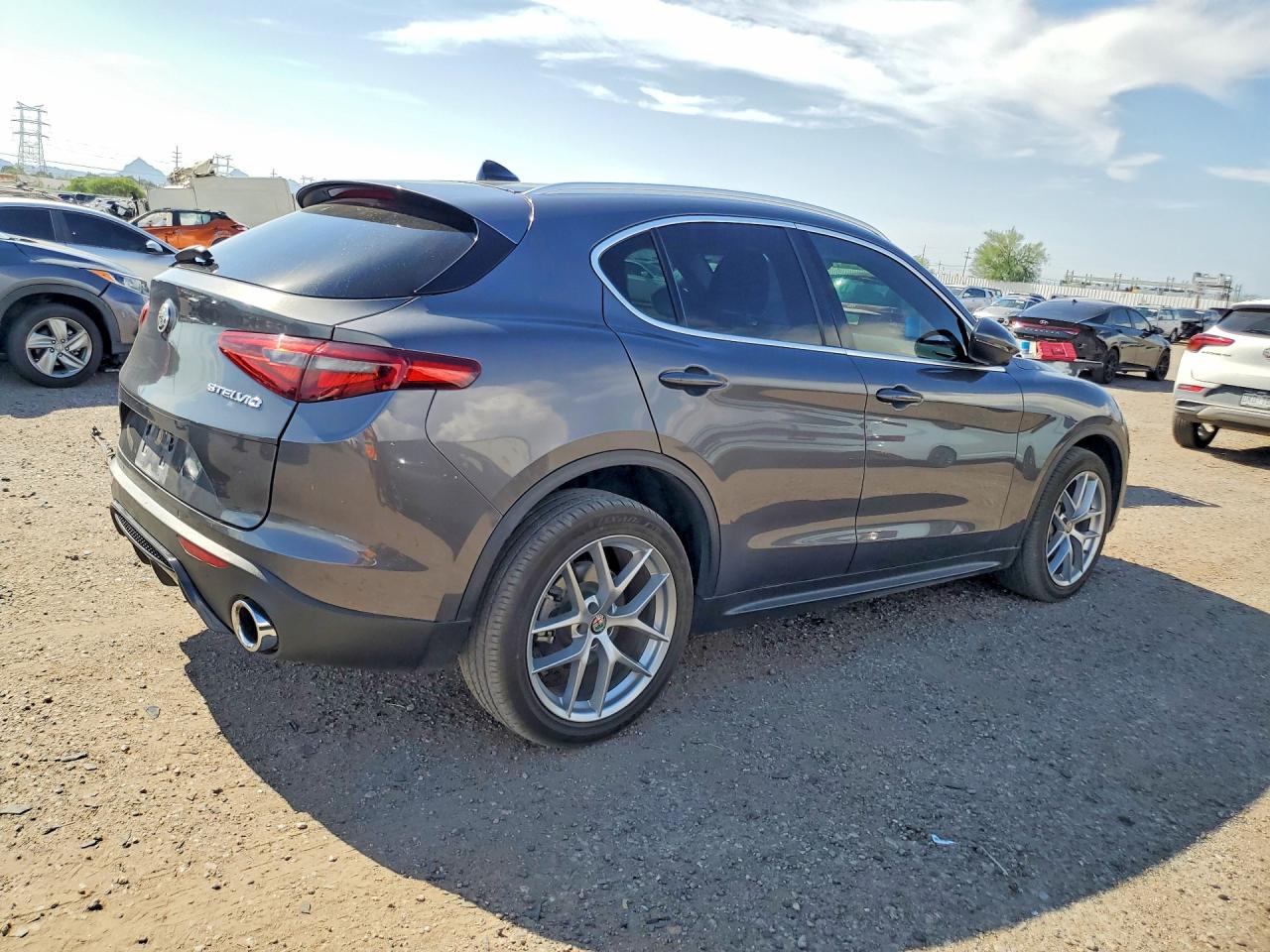2018 Alfa Romeo Stelvio Ti Charcoal vin: ZASFAKBN7J7C17539