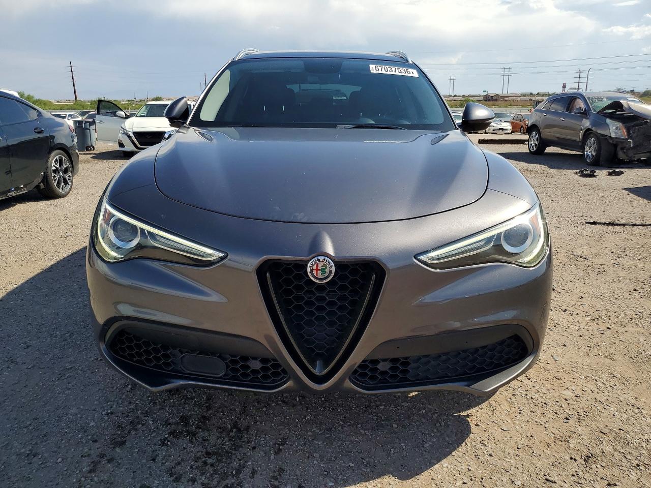2018 Alfa Romeo Stelvio Ti Charcoal vin: ZASFAKBN7J7C17539